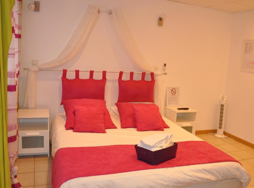 Hotel Les Mimosas Bormes-les-Mimosas Zimmer foto